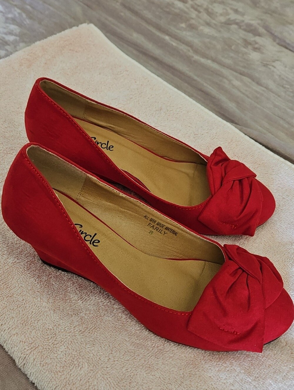 Red Circle Footwear Red Knot Vintage '50s Look 1.5" Suede Look Wedges
